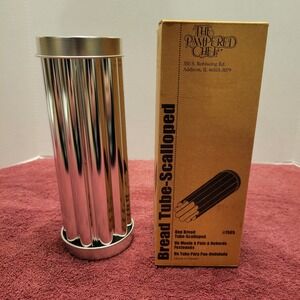 Pampered Chef‎ Bread Tube-Scalloped #1565 with Box